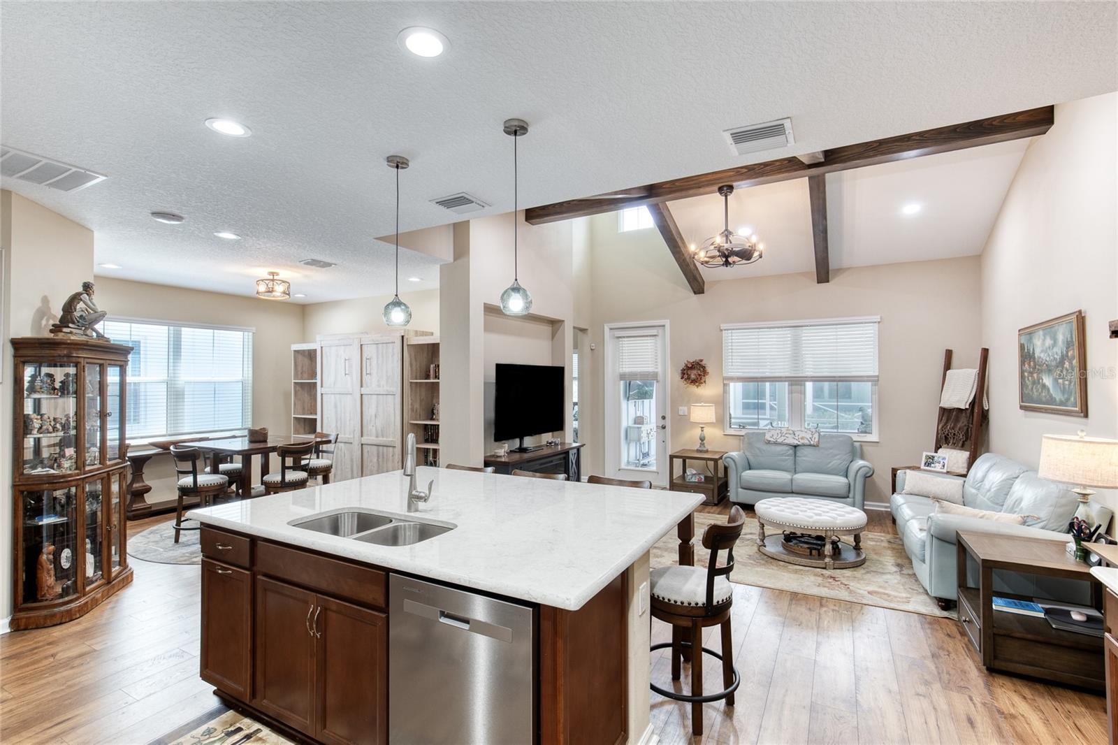 LATITUDE/DAYTONA BEACH CLOAR - Residential