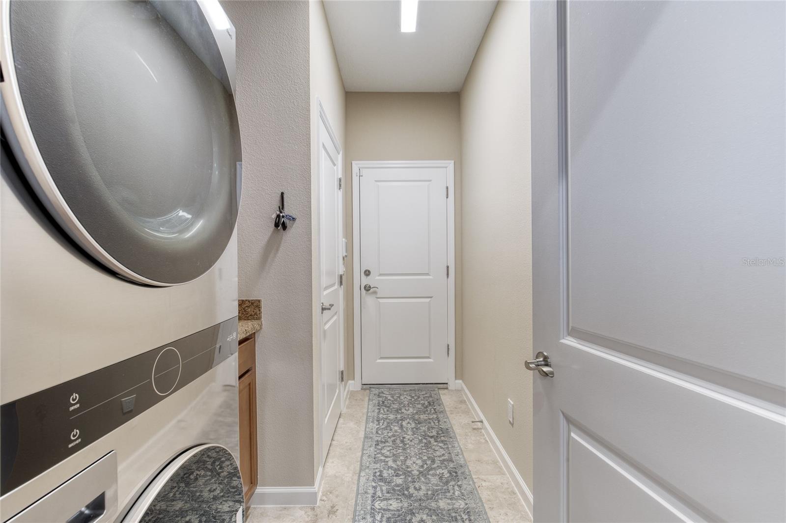 LATITUDE/DAYTONA BEACH CLOAR - Residential