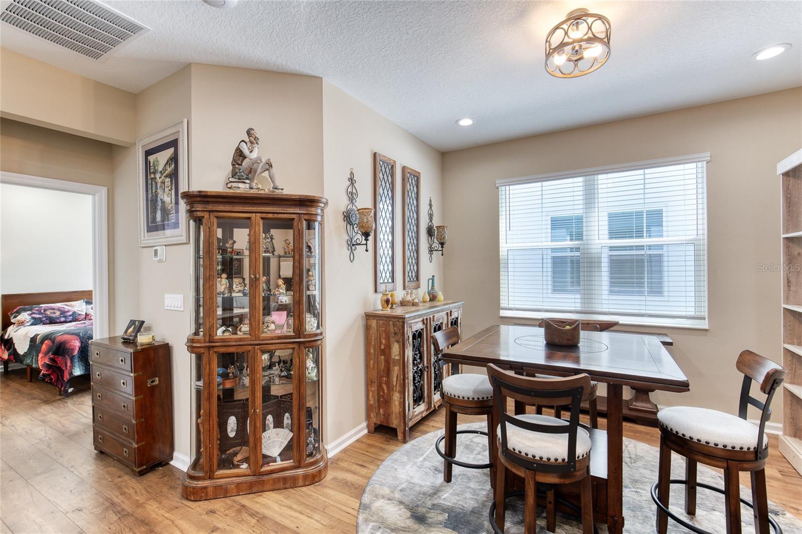 LATITUDE/DAYTONA BEACH CLOAR - Residential