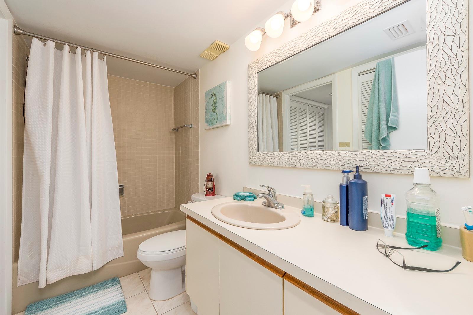 IMPERIAL PINES CONDO - Residential Lease