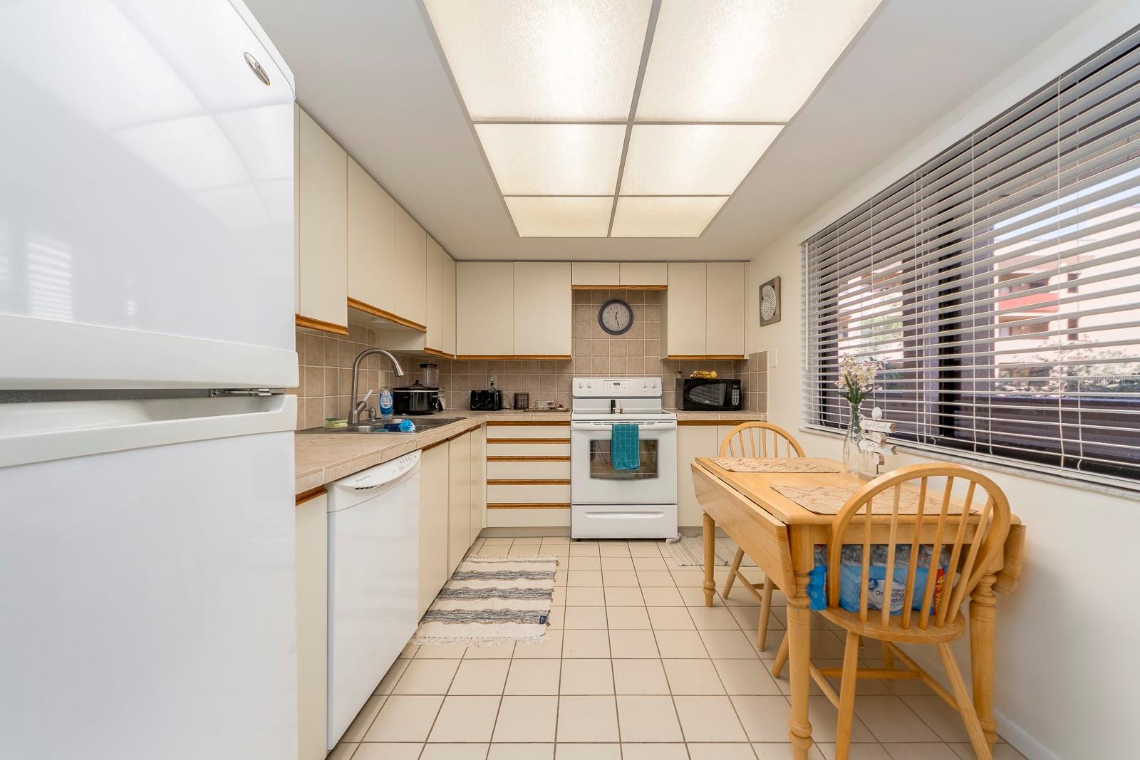 IMPERIAL PINES CONDO - Residential Lease