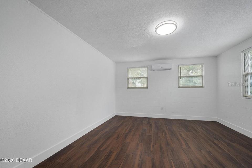 HIGBEES DAYTONA - Commercial Sale