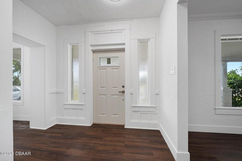 HIGBEES DAYTONA - Commercial Sale