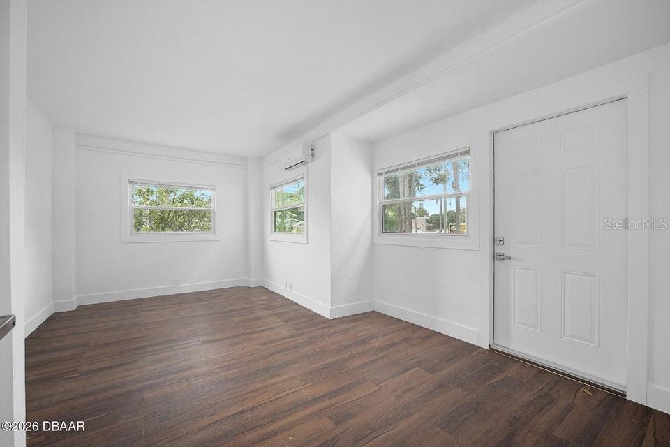 HIGBEES DAYTONA - Commercial Sale