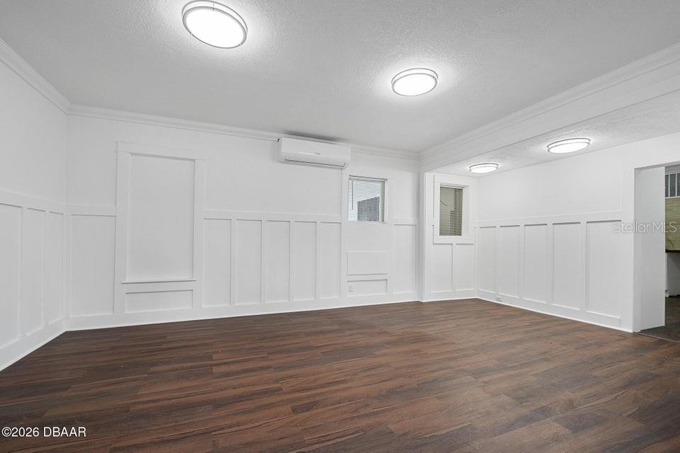 HIGBEES DAYTONA - Commercial Sale