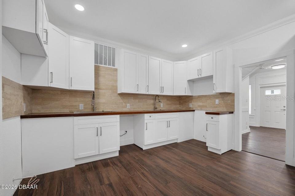 HIGBEES DAYTONA - Commercial Sale