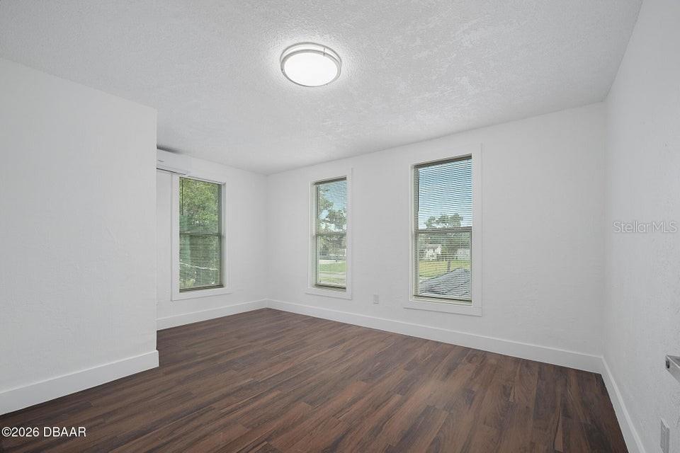 HIGBEES DAYTONA - Commercial Sale