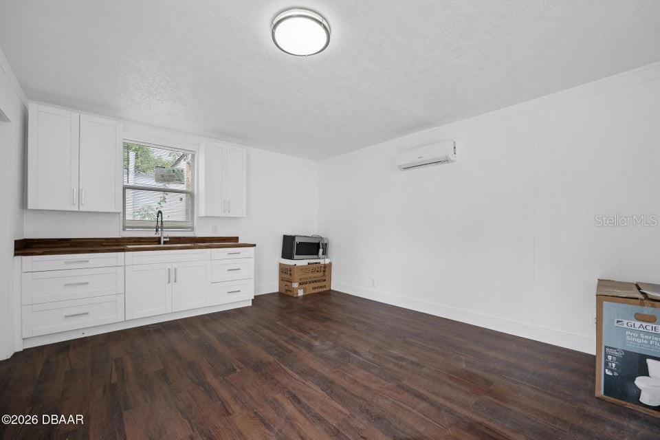 HIGBEES DAYTONA - Commercial Sale