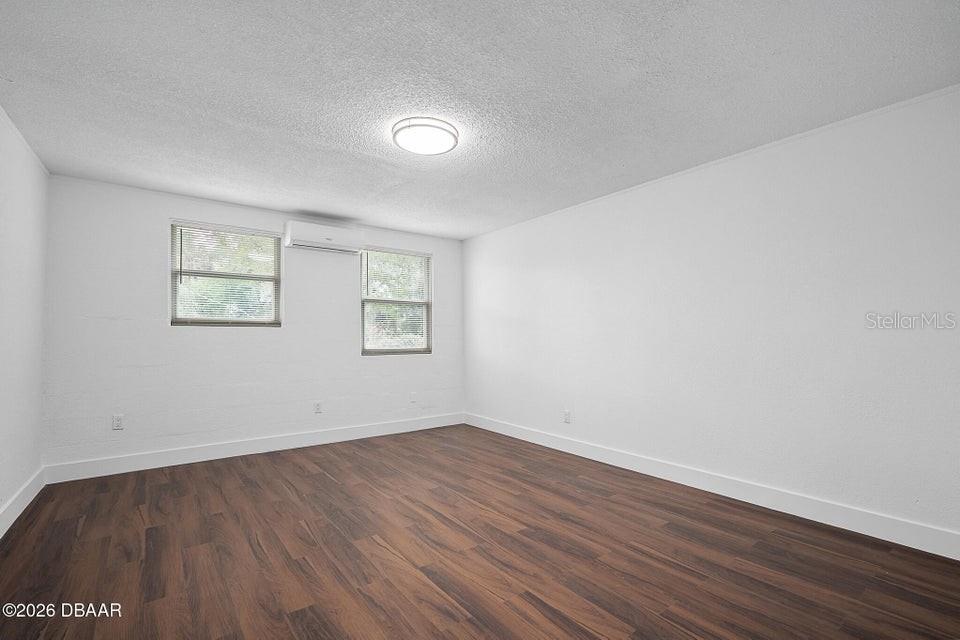 HIGBEES DAYTONA - Commercial Sale