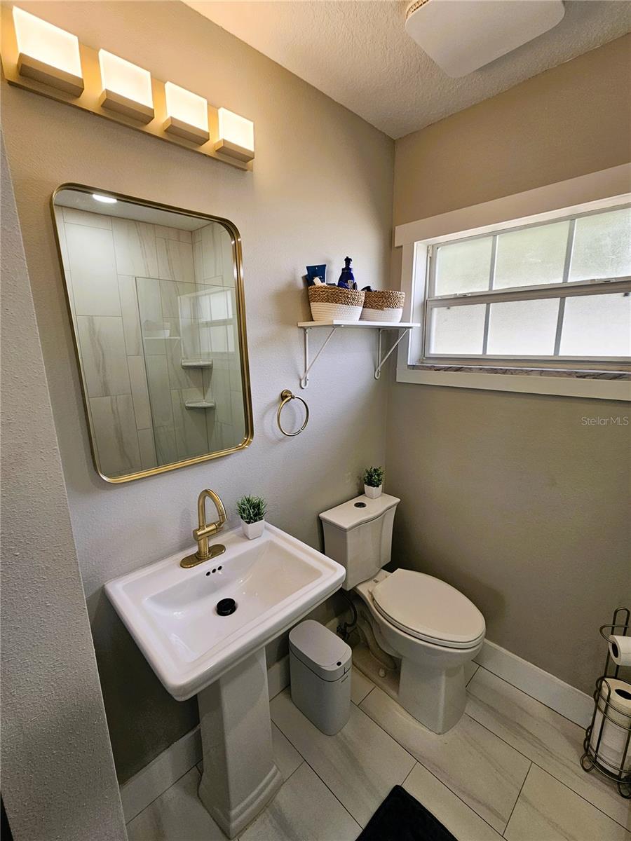 ELIZABETH COURT - Residential Lease