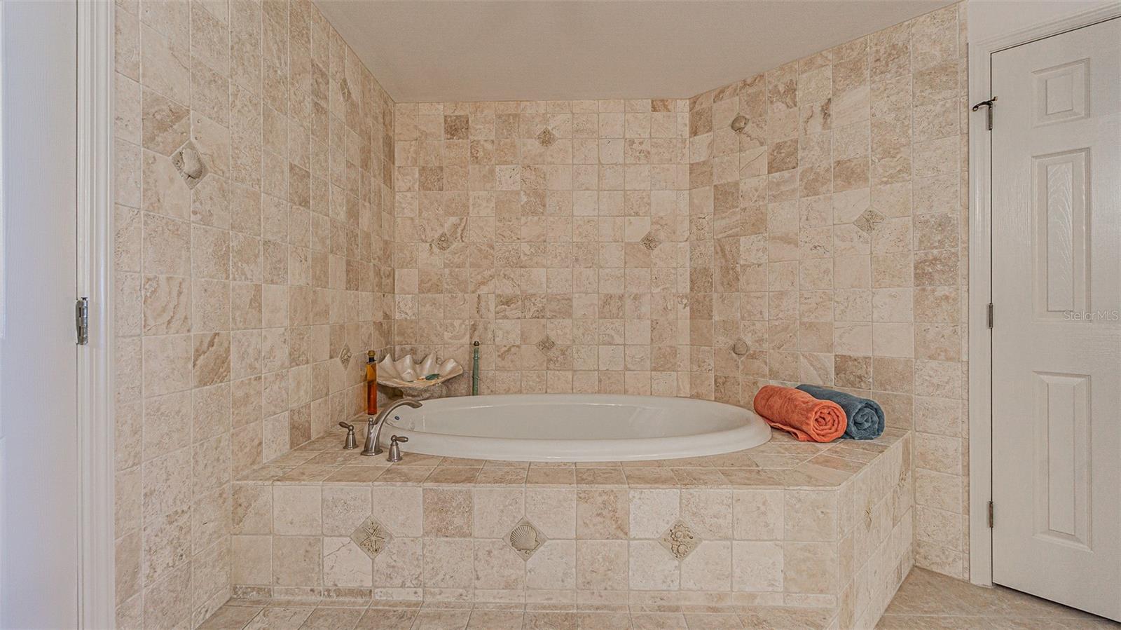 BELLA ROSA CONDOMINIUMS - Residential