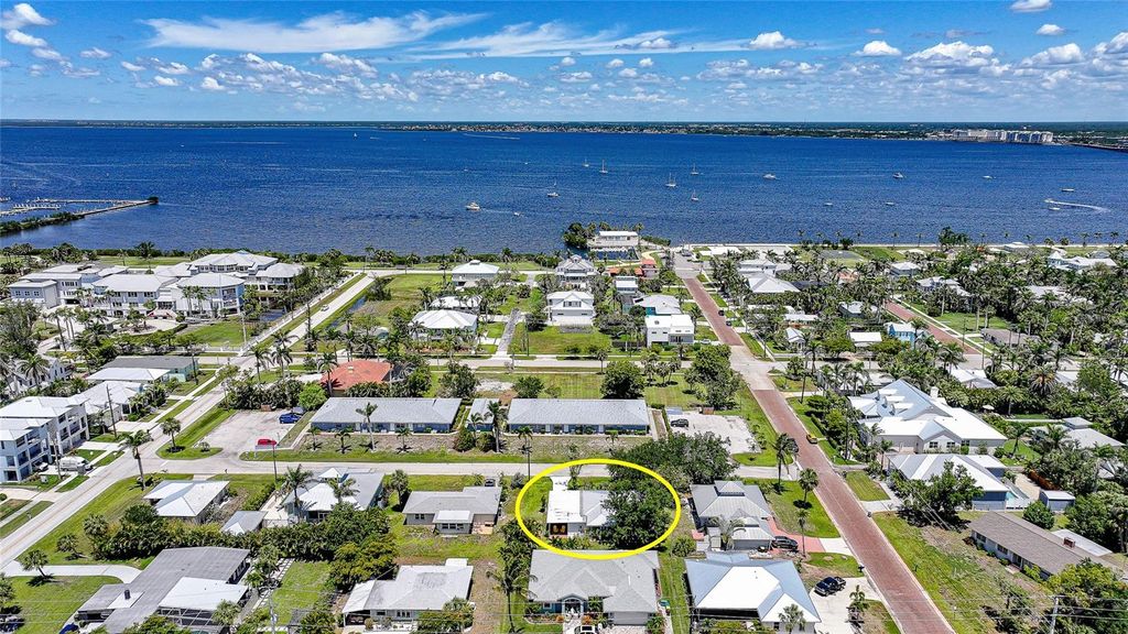 Photo of 809 Kings Court, Punta Gorda, FL 33950 (MLS # C7509814)