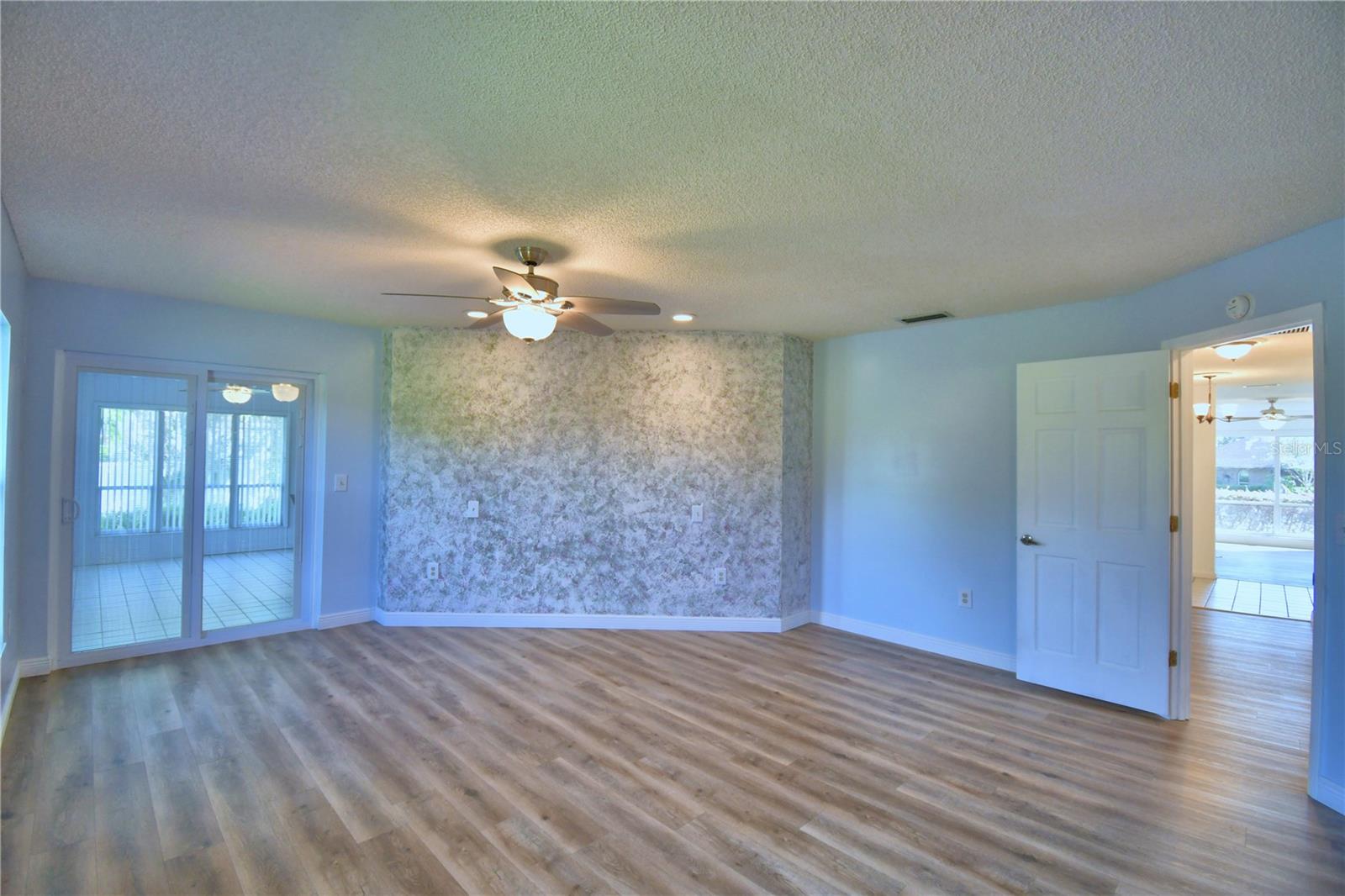 PARKVIEW LAKE ESTATES - Residential