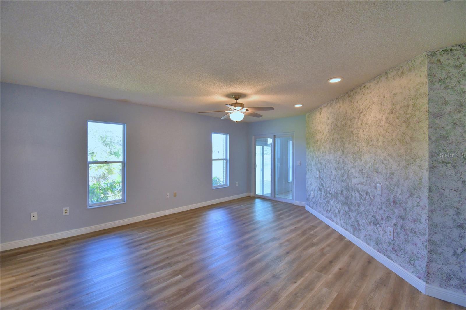 PARKVIEW LAKE ESTATES - Residential