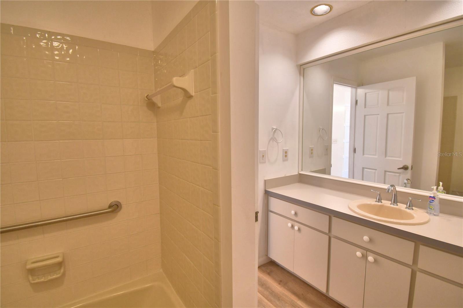 PARKVIEW LAKE ESTATES - Residential