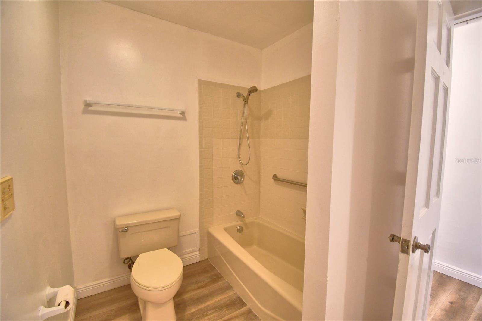 PARKVIEW LAKE ESTATES - Residential