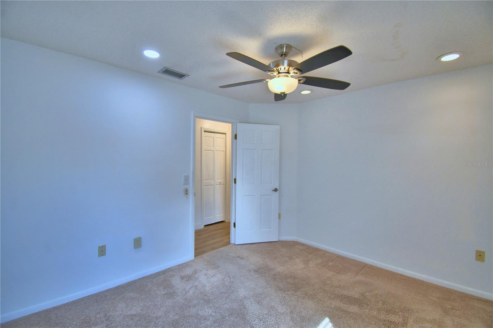 PARKVIEW LAKE ESTATES - Residential