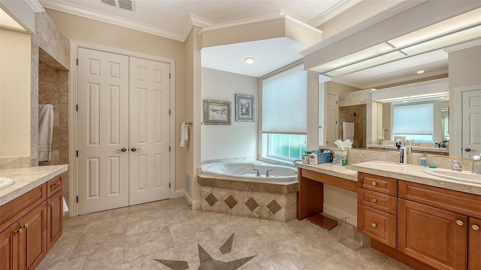 SILVER OAKS - Residential