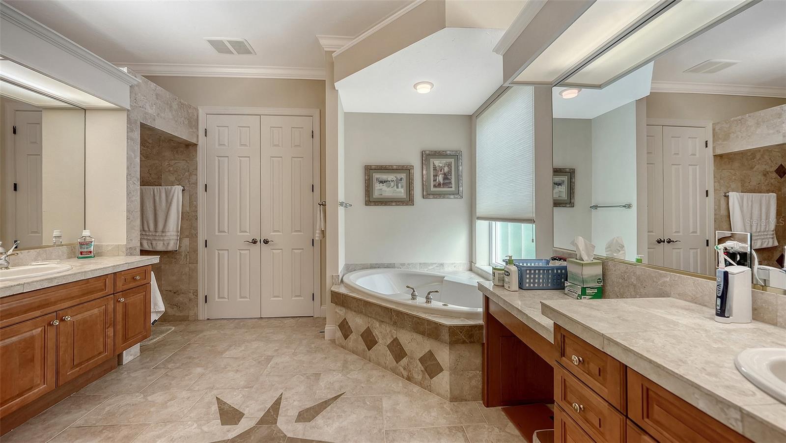 SILVER OAKS - Residential