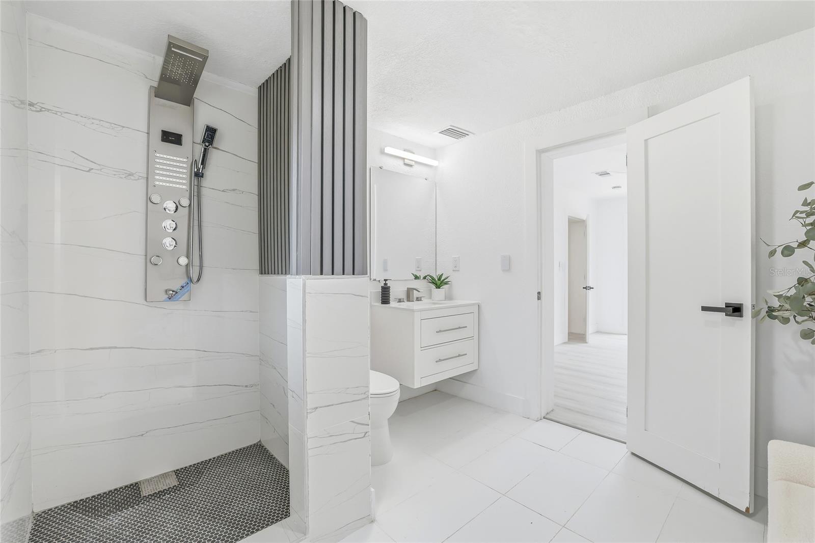 BONNIE BAY UNIT ONE - Residential