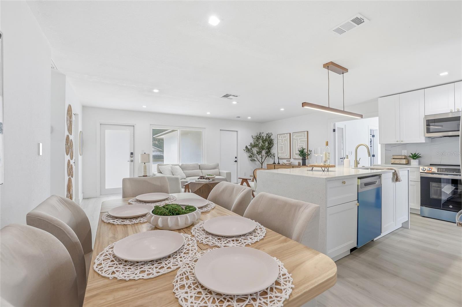 BONNIE BAY UNIT ONE - Residential