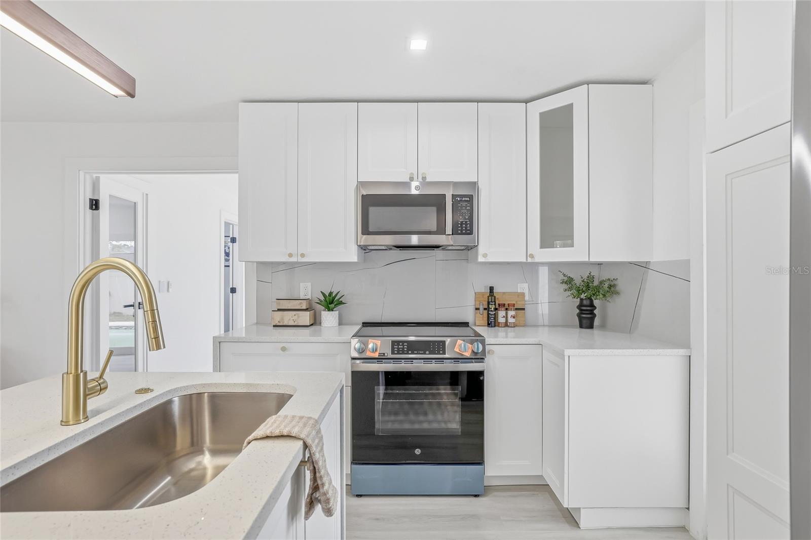 BONNIE BAY UNIT ONE - Residential