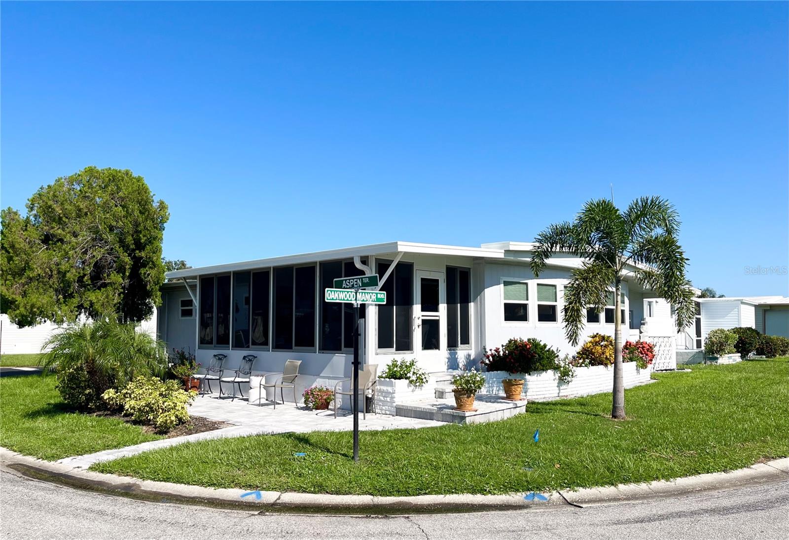 105 WHITE OAK TERRACE