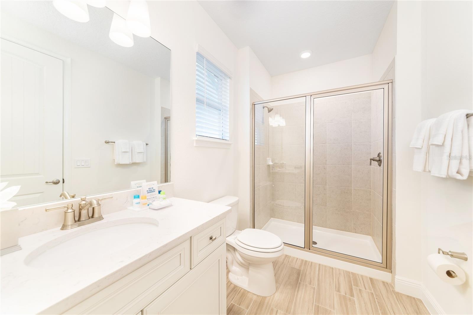 ROLLING OAKS PH 6 - Residential Lease