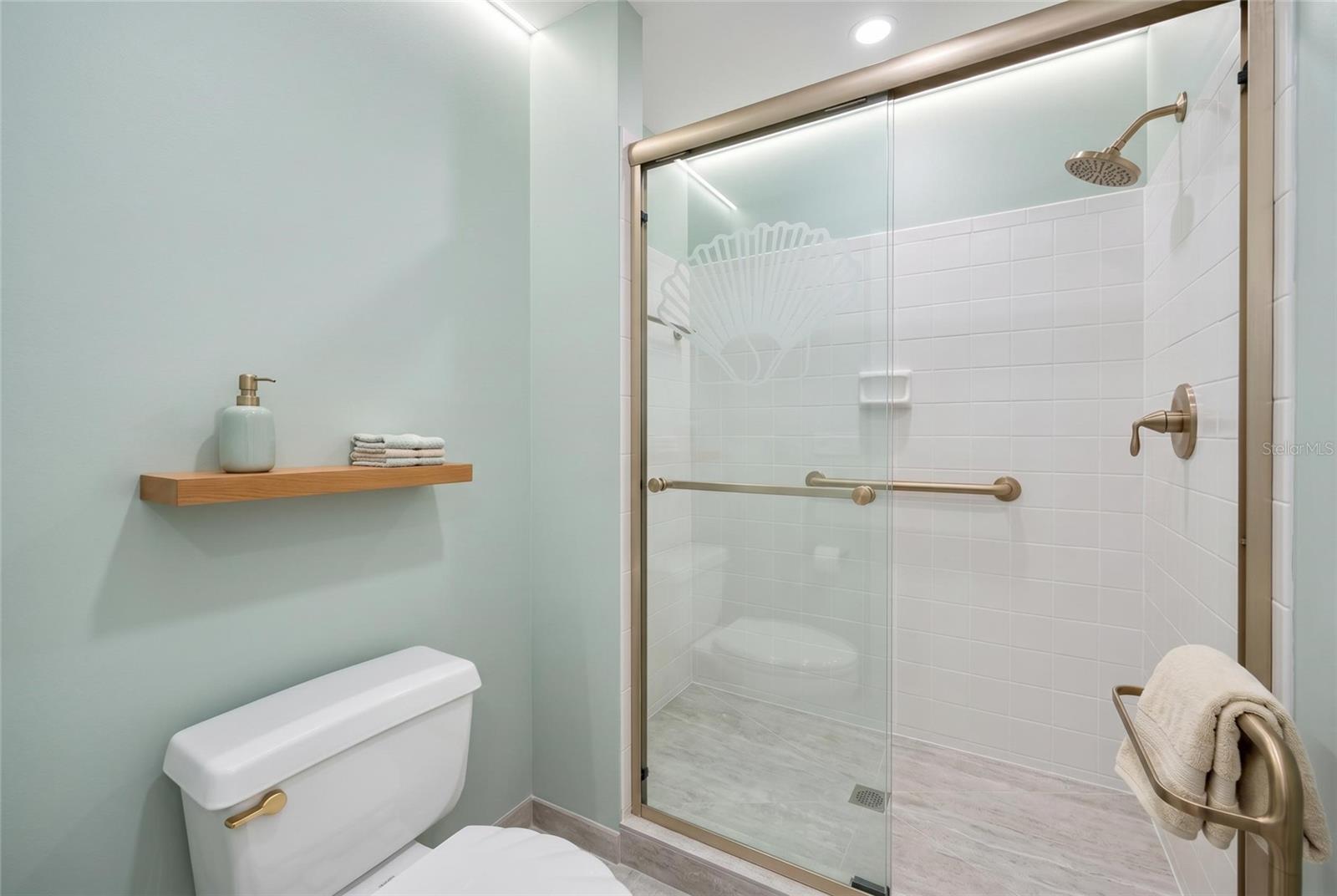 HARBOUR CLUB CONDO NO 3INC - Residential