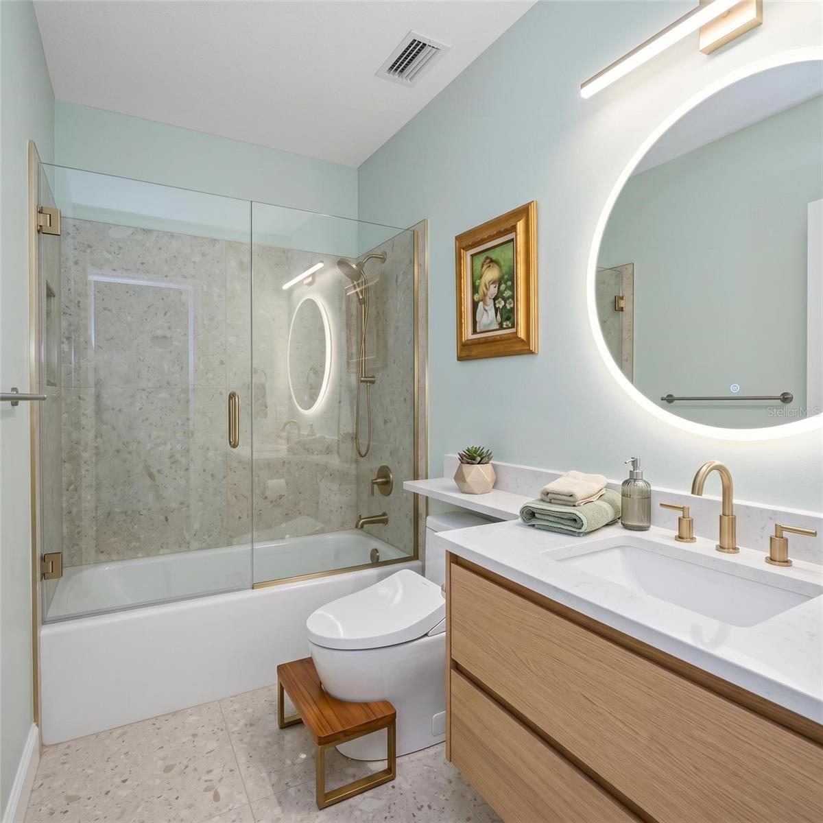 HARBOUR CLUB CONDO NO 3INC - Residential