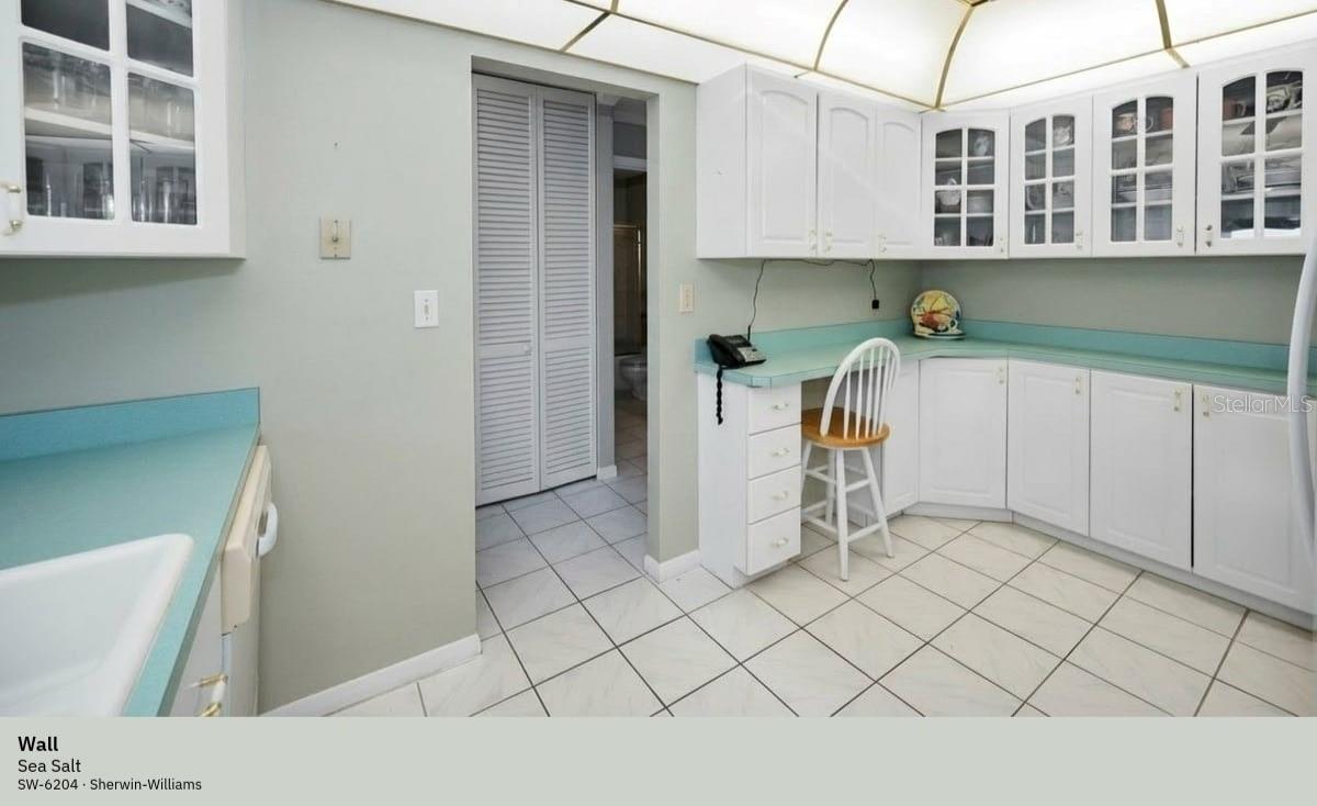 HARBOUR CLUB CONDO NO 3INC - Residential