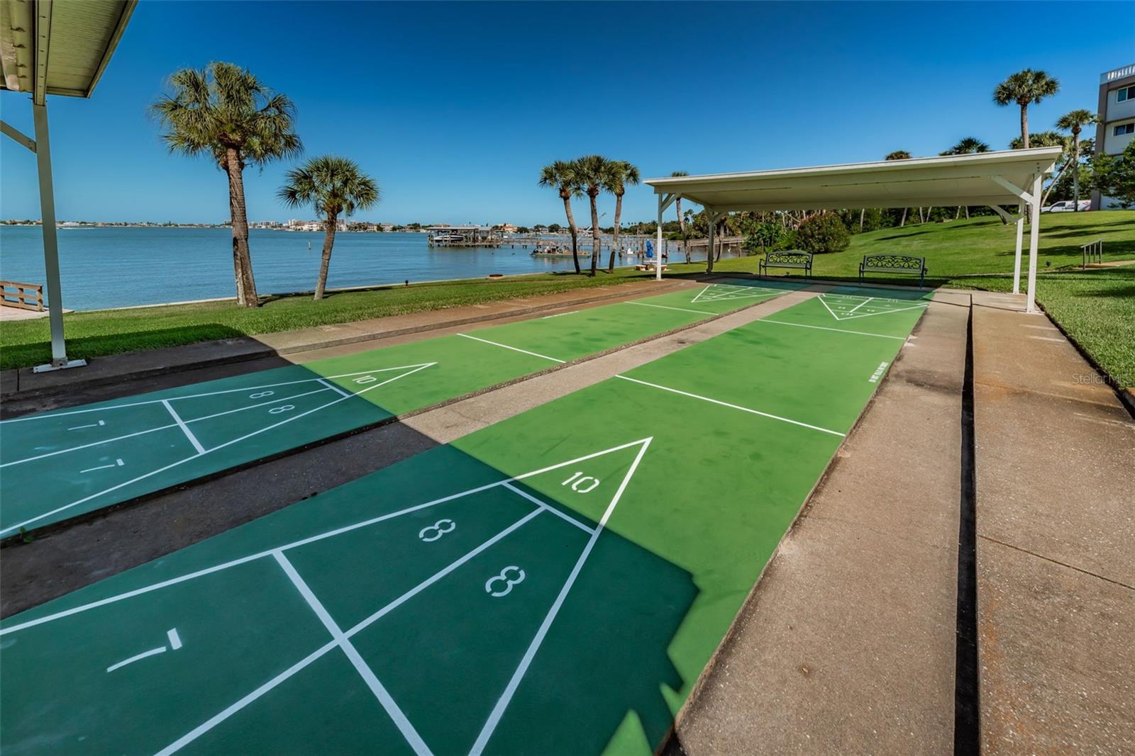HARBOUR CLUB CONDO NO 3INC - Residential