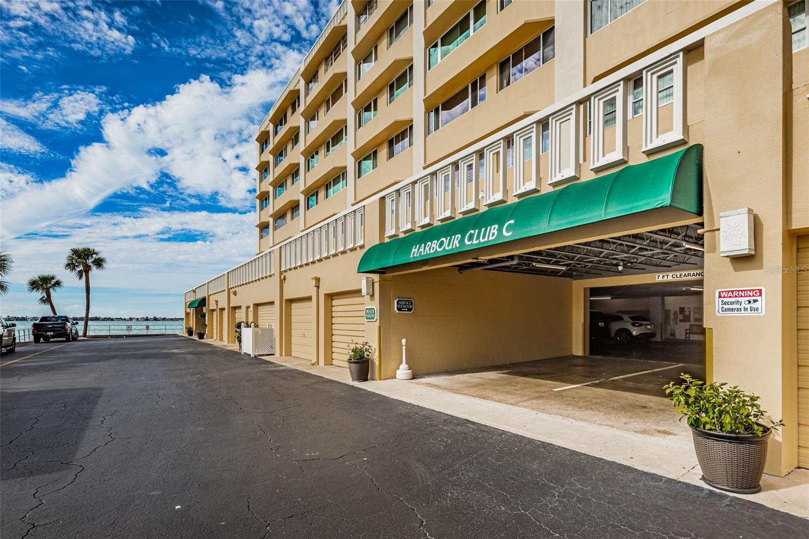 HARBOUR CLUB CONDO NO 3INC - Residential