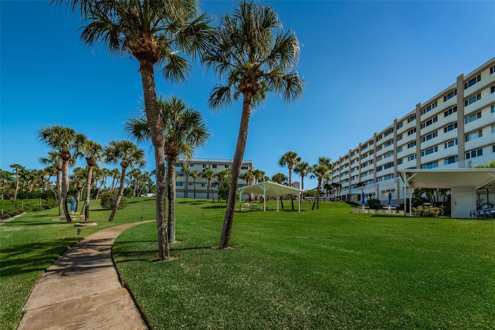 HARBOUR CLUB CONDO NO 3INC - Residential