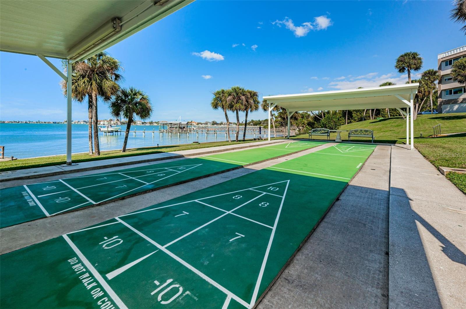 HARBOUR CLUB CONDO NO 3INC - Residential