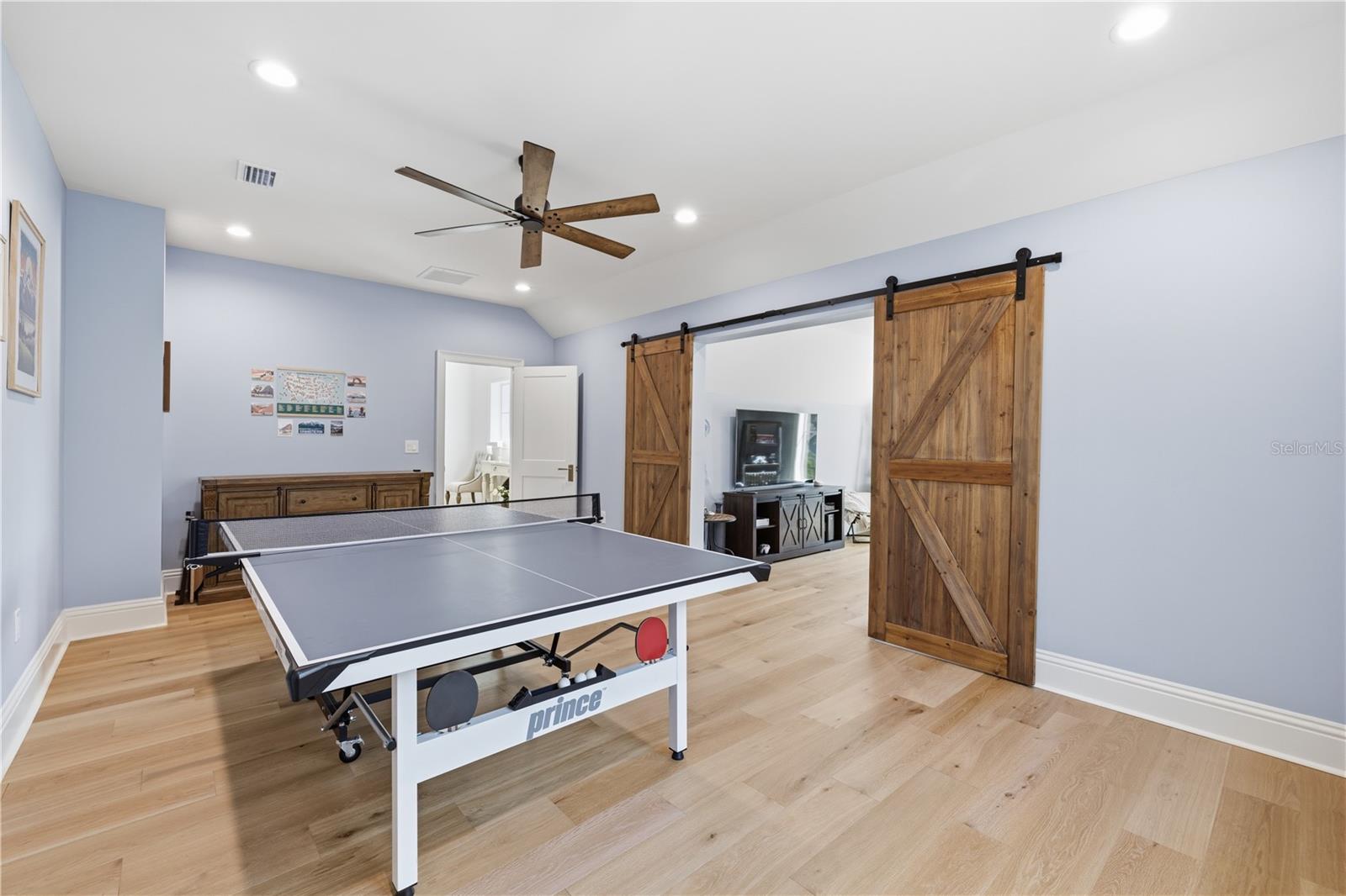 SUBURB ROYAL - Residential