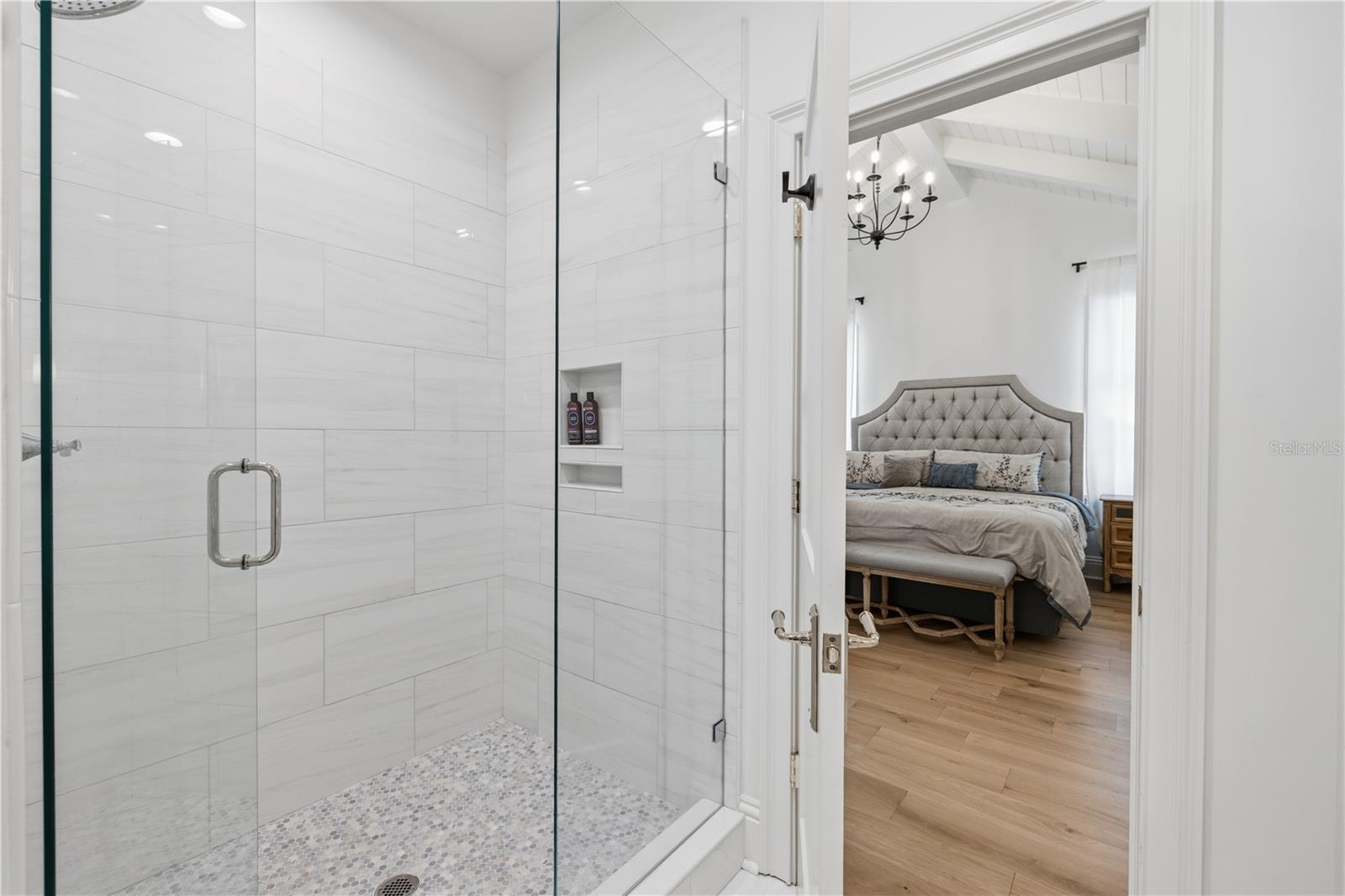 SUBURB ROYAL - Residential