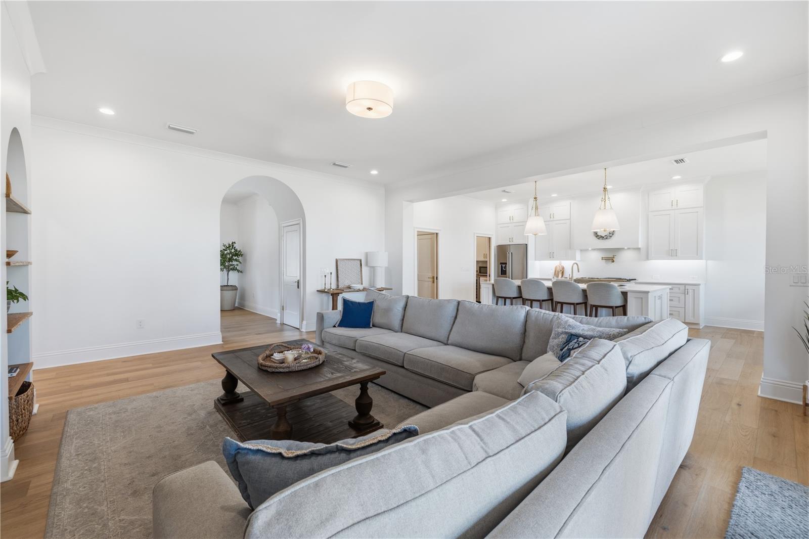 SUBURB ROYAL - Residential