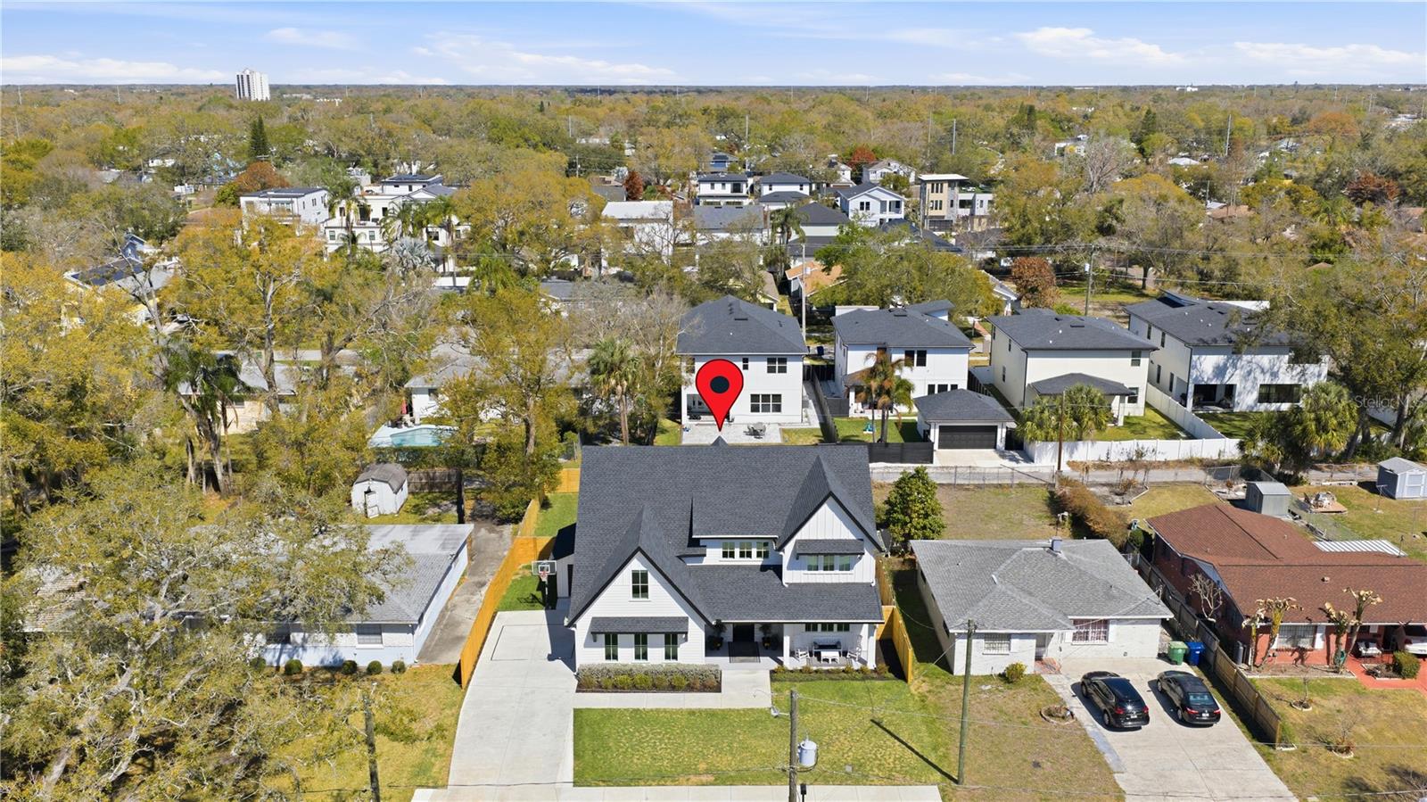 SUBURB ROYAL - Residential