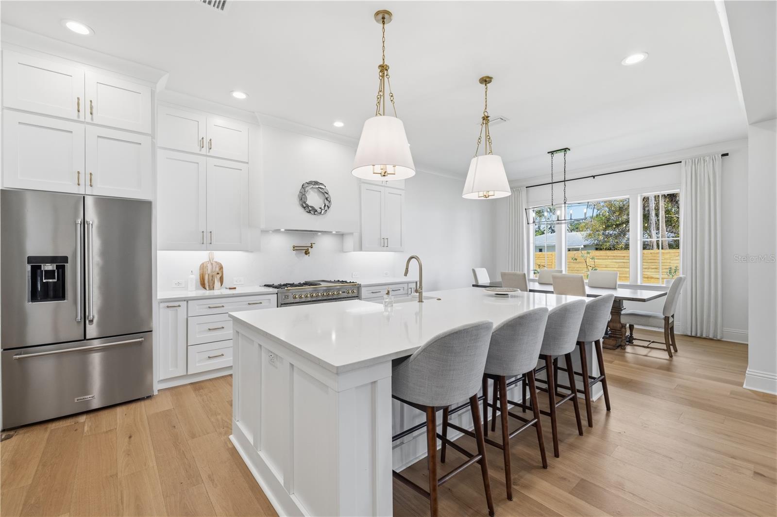 SUBURB ROYAL - Residential