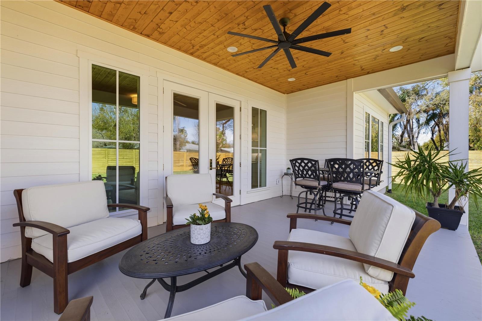 SUBURB ROYAL - Residential