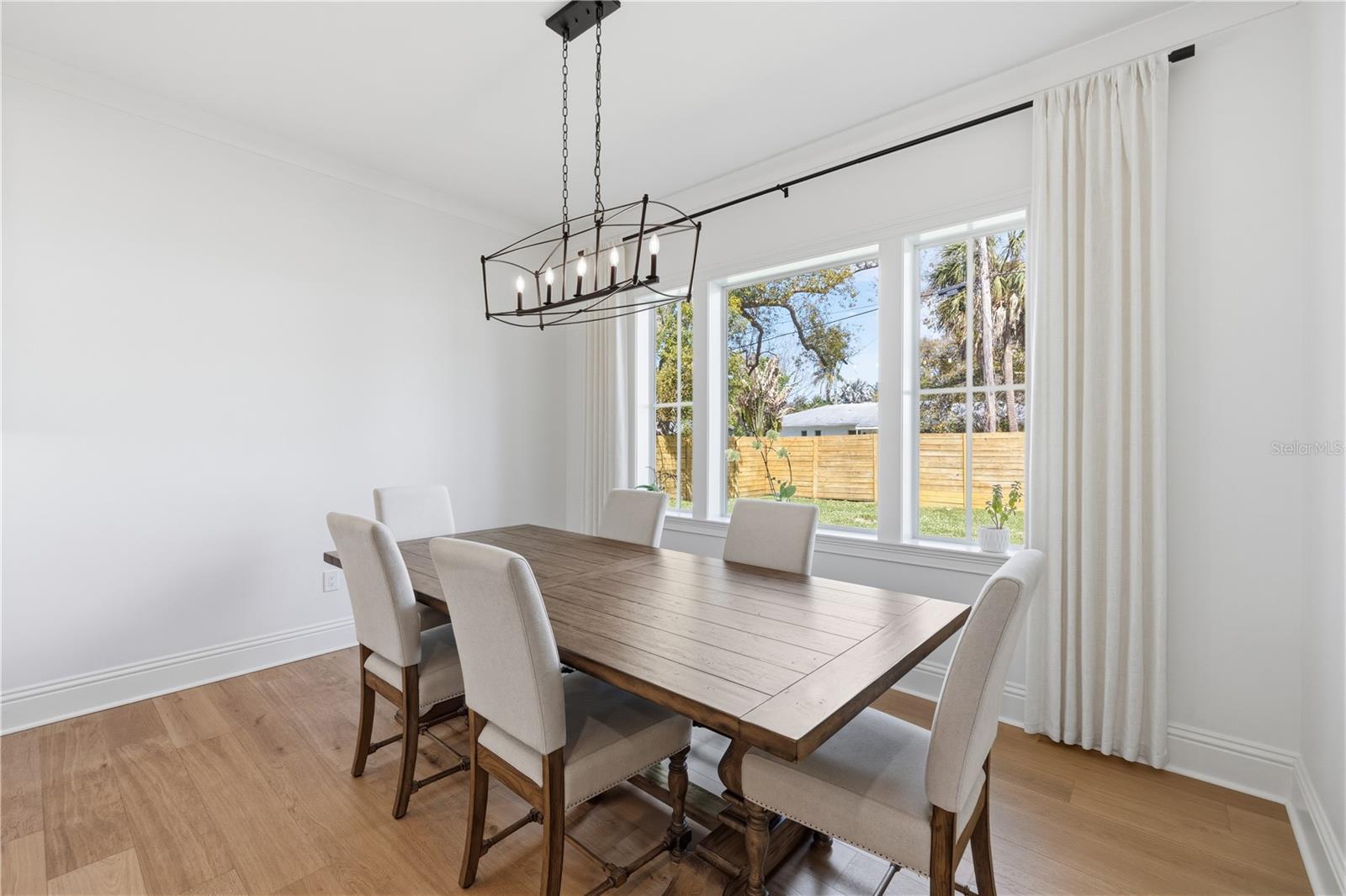 SUBURB ROYAL - Residential