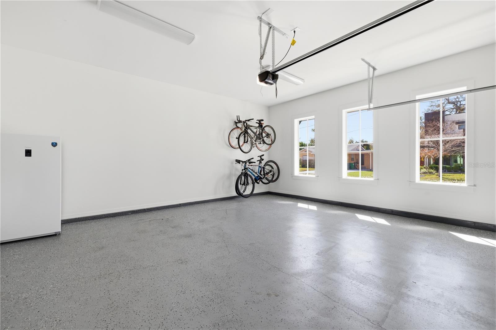 SUBURB ROYAL - Residential