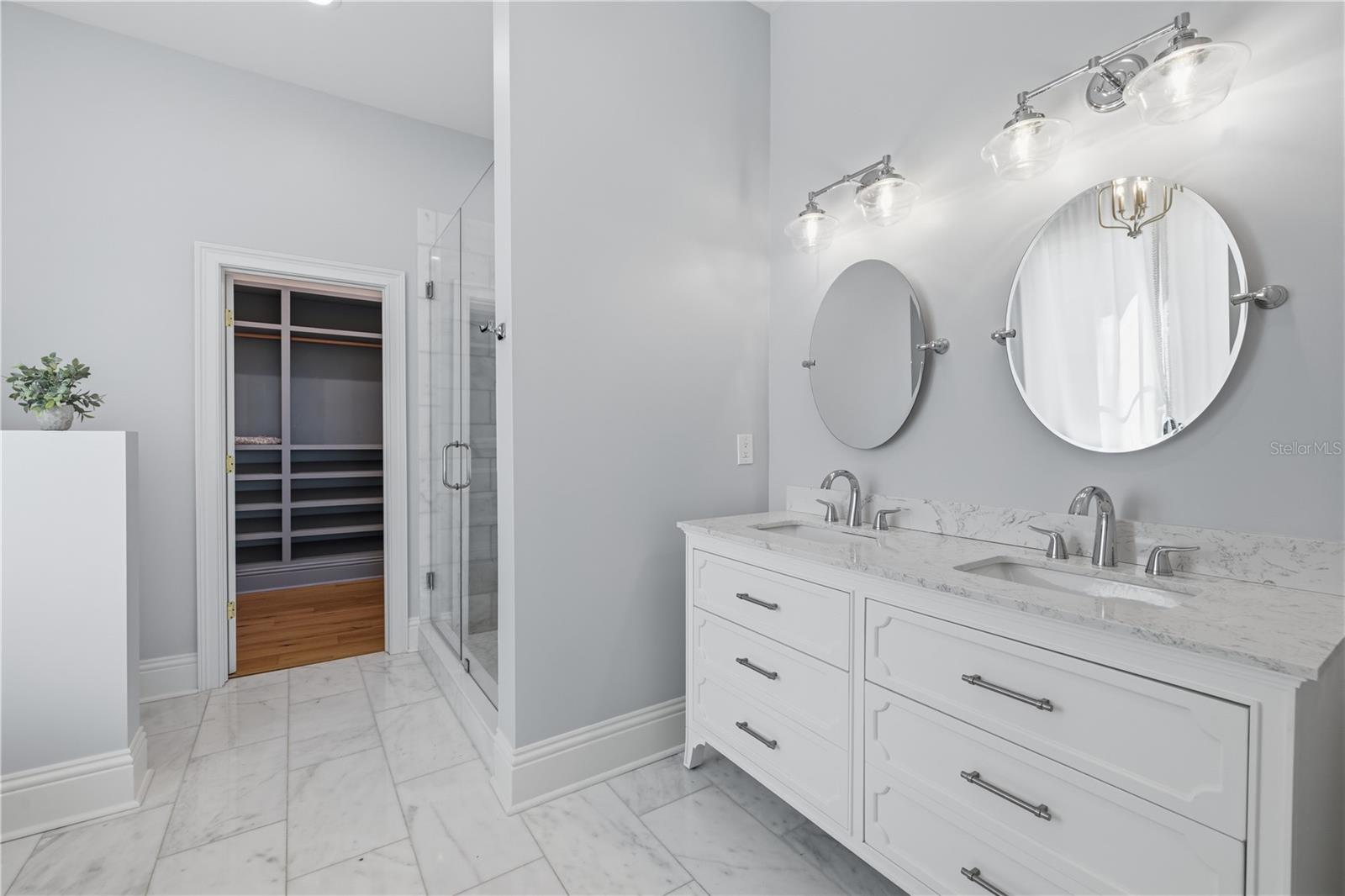 SUBURB ROYAL - Residential