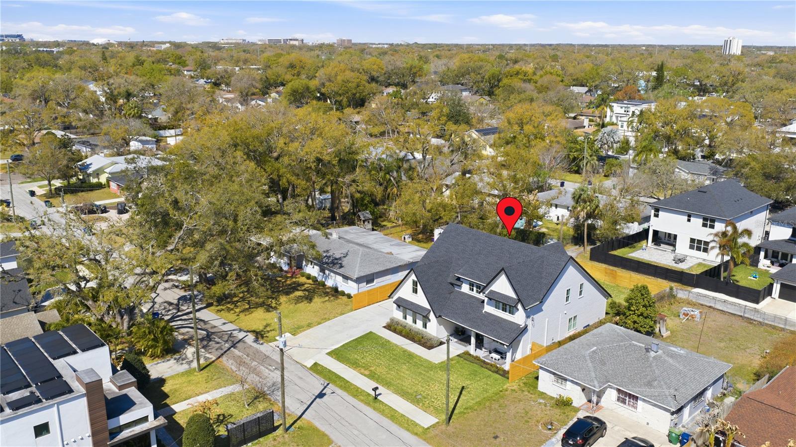 SUBURB ROYAL - Residential