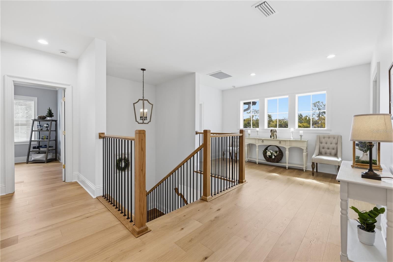 SUBURB ROYAL - Residential