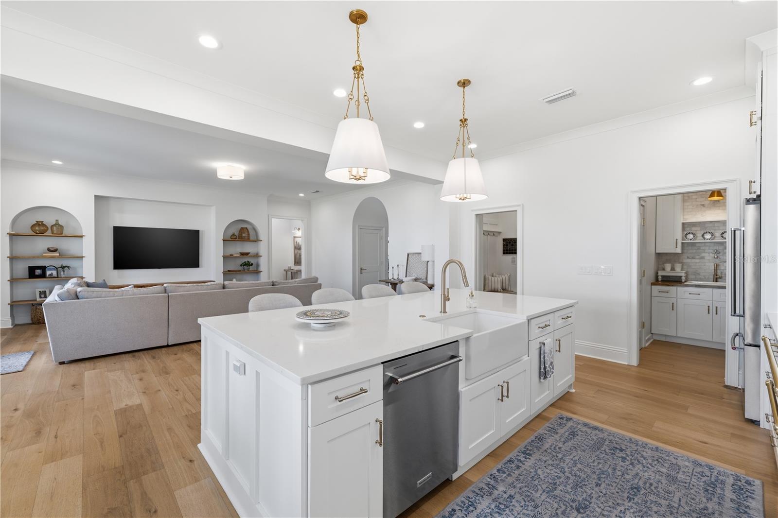 SUBURB ROYAL - Residential