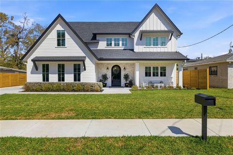 Photo of 807 W West Street, Tampa, FL 33602 (MLS # TB8483194)