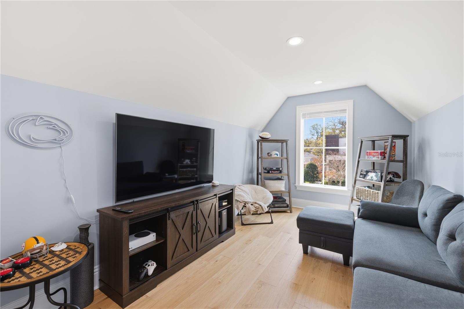 SUBURB ROYAL - Residential