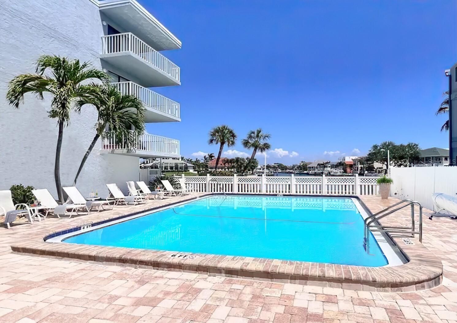 TIERRA I CONDO - Residential